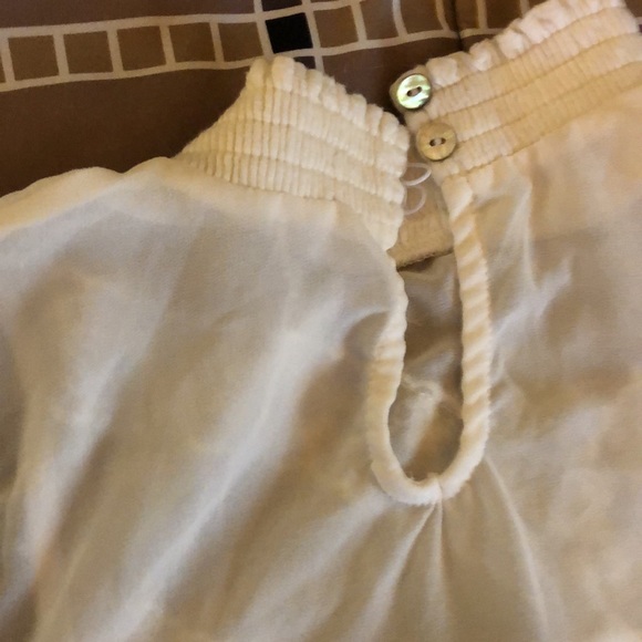 MOVING SALE NO HAGGLING WOMEN RUE 21 XL CREAM SHEER TOP FLARE BLOUSE. - Picture 3 of 7